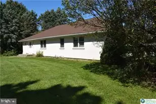 4035 Devonshire Rd, Bethlehem, PA 18020 - Photo 1