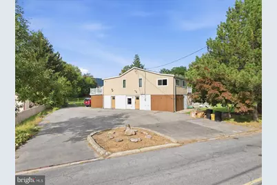 136 E West Street, Wind Gap, PA 18091 - Photo 3