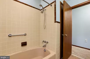 1539 Spring Garden St, Easton, PA 18042 - Photo 17