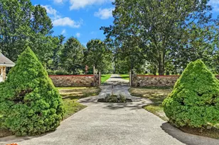 1807 Apple Tree Ln, Bethlehem, PA 18015 - Photo 5