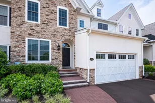 1970 Carriage Knoll Dr, Bethlehem, PA 18015 - Photo 3