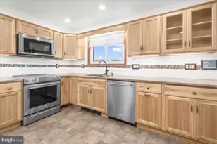 988 N Hoch Rd, Danielsville, PA 18038 - Photo 7