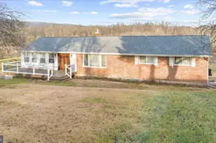 988 N Hoch Rd, Danielsville, PA 18038 - Photo 1