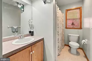 2362 Springtown Hill Rd, Hellertown, PA 18055 - Photo 17