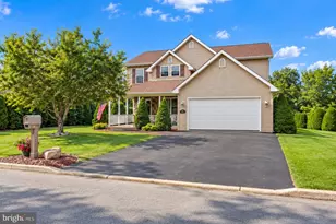371 Willow Ave, Walnutport, PA 18088 - Photo 1
