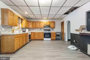 838 W Pine St, Coal Township, PA 17866 - Photo 13