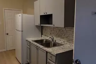 939 W Pine St, Coal Twp, PA 17866 - Photo 7