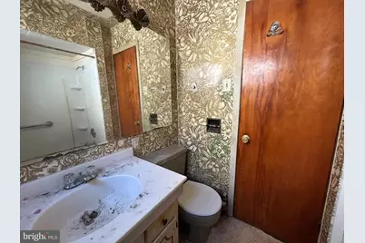 1030 W Lynn Street, Coal Township, PA 17866 - Photo 9