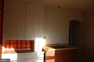 8 N Locust St, Coal Township, PA 17866 - Photo 9