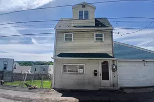 1548 W Independence St, Coal Township, PA 17866 - Photo 3