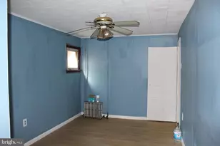 148 N Locust St, Mount Carmel, PA 17851 - Photo 15