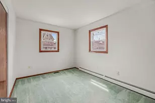 32 N Poplar St, Mount Carmel, PA 17851 - Photo 9