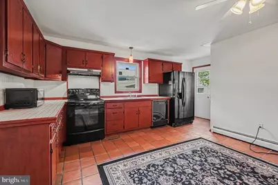 32 N Poplar Street, Mount Carmel, PA 17851 - Photo 7
