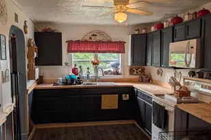 331 E 3rd St, Mount Carmel, PA 17851 - Photo 9