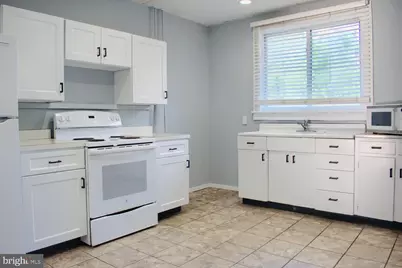 27 Sheridan Street N, Coal Township, PA 17866 - Photo 1