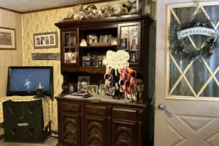 916 W Wood St, Coal Township, PA 17866 - Photo 3