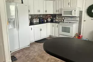 223 N Vine St, Shamokin, PA 17872 - Photo 11