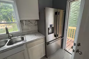 21 S Locust St, Mount Carmel, PA 17851 - Photo 5