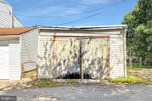 336 W 3rd St, Mt Carmel, PA 17851 - Photo 33