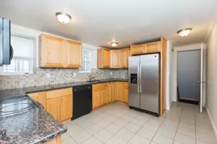 318 N 32nd St, Philadelphia, PA 19104 - Photo 13