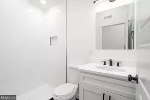 1729 Francis St, Philadelphia, PA 19130 - Photo 7