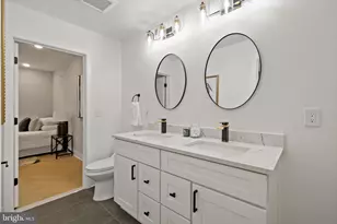 1810 E Moyamensing St, Philadelphia, PA 19148 - Photo 15