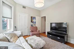 2212 St James Pl, Philadelphia, PA 19103 - Photo 33