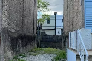 2432 S Lee St, Philadelphia, PA 19148 - Photo 1