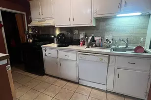 2727 S 71st St, Philadelphia, PA 19153 - Photo 3