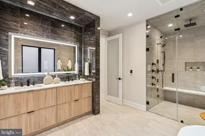 338 S Hicks Street, Philadelphia, PA 19102 - Photo 17