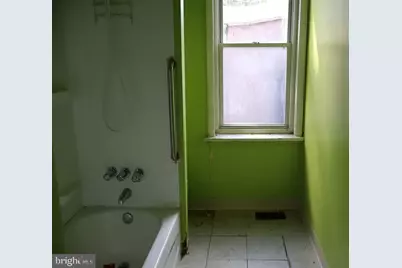 122 E Meehan Avenue, Philadelphia, PA 19119 - Photo 15