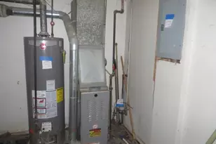 327 E Haines St, Philadelphia, PA 19144 - Photo 5