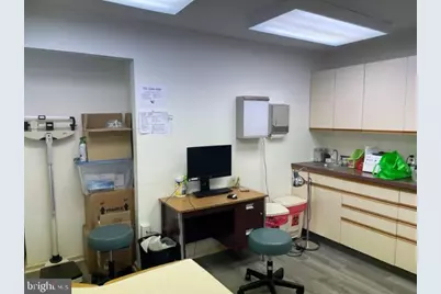 536 W Walnut Lane REAR #1, Philadelphia, PA 19128 - Photo 15