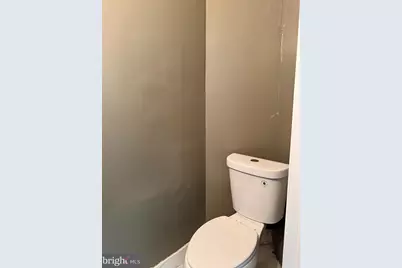 318 W Godfrey Avenue, Philadelphia, PA 19120 - Photo 9