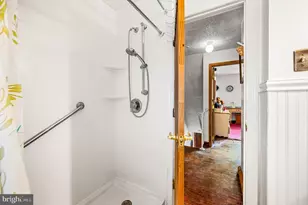 7215 Guyer Ave, Philadelphia, PA 19153 - Photo 11