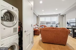 1425 Locust St, Philadelphia, PA 19102 - Photo 11