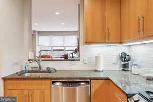 1425 Locust St, Philadelphia, PA 19102 - Photo 25