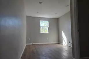 2220 Bonaffon St, Philadelphia, PA 19142 - Photo 17