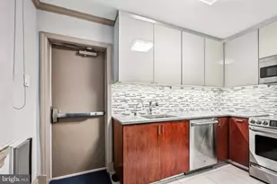 1710 Locust St, Philadelphia, PA 19103 - Photo 21