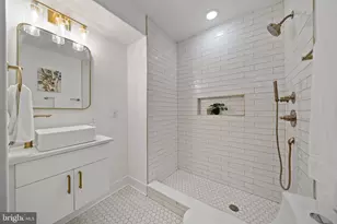 1812 E Moyamensing Ave, Philadelphia, PA 19148 - Photo 13