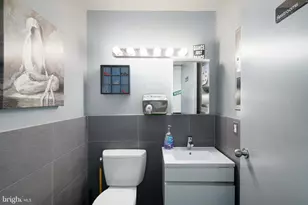 2337 S 13th St, Philadelphia, PA 19148 - Photo 11