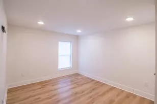 2001 S Norwood St, Philadelphia, PA 19145 - Photo 11