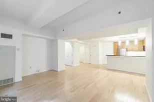 1425 Locust St, Philadelphia, PA 19102 - Photo 5