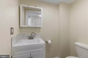 2429 N 10th St, Philadelphia, PA 19133 - Photo 31