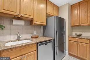 914 Spruce St, Philadelphia, PA 19107 - Photo 13