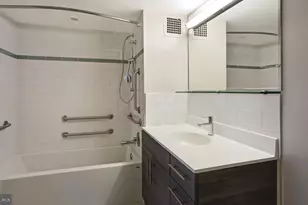 2200 Benjamin Franklin Pkwy, Philadelphia, PA 19130 - Photo 13