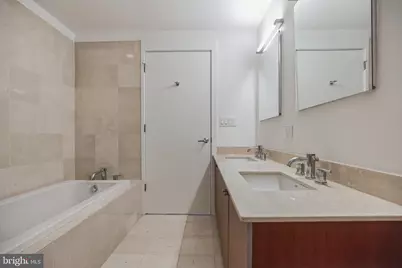 1101 Locust Street #4E, Philadelphia, PA 19107 - Photo 9