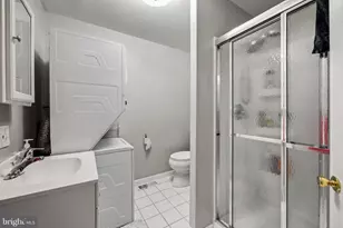 227 Poplar St, Philadelphia, PA 19123 - Photo 17