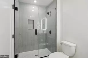 416 Vine St, Philadelphia, PA 19106 - Photo 3