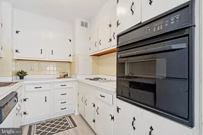 1900 John F Kennedy Boulevard #924, Philadelphia, PA 19103 - Photo 11